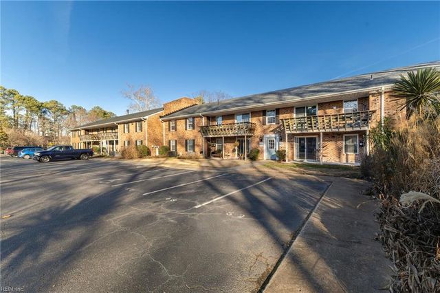 1006 Barclay Sq, Virginia Beach, VA 23451