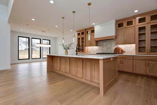 6043 S Holland Avenue, Springfield, MO 65810