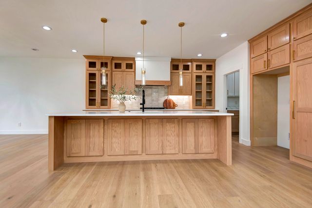 6043 S Holland Avenue, Springfield, MO 65810