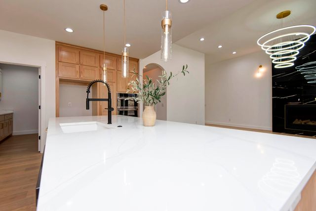 6043 S Holland Avenue, Springfield, MO 65810