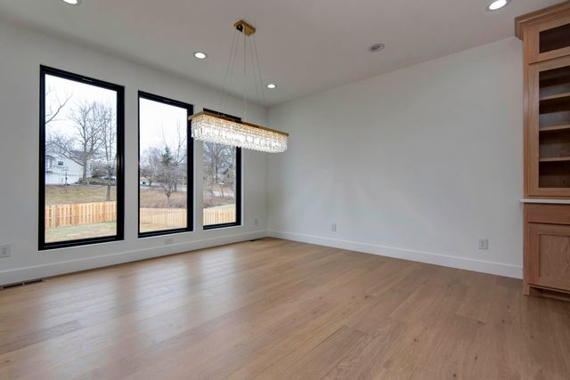 6043 S Holland Avenue, Springfield, MO 65810