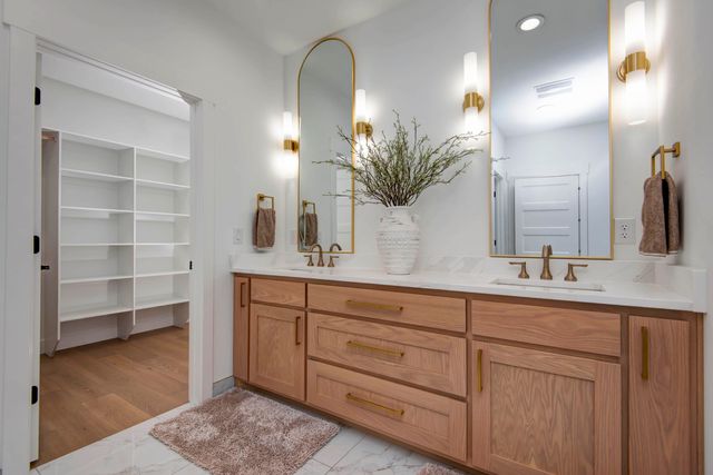 6043 S Holland Avenue, Springfield, MO 65810