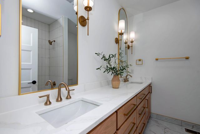 6043 S Holland Avenue, Springfield, MO 65810