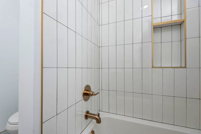 6043 S Holland Avenue, Springfield, MO 65810