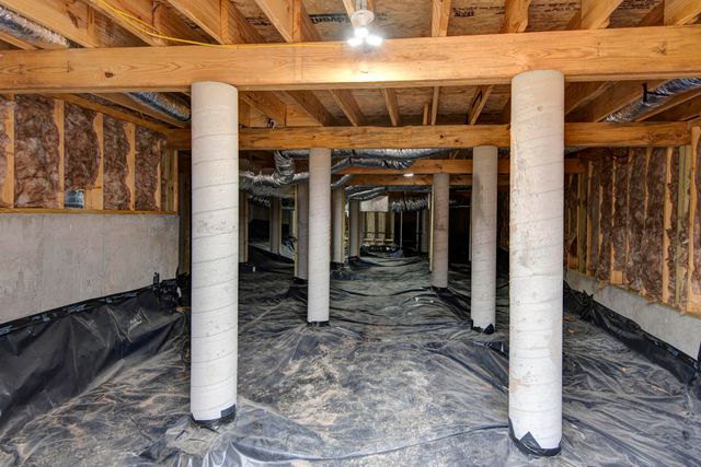 6043 S Holland Avenue, Springfield, MO 65810