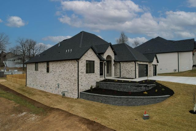 6043 S Holland Avenue, Springfield, MO 65810