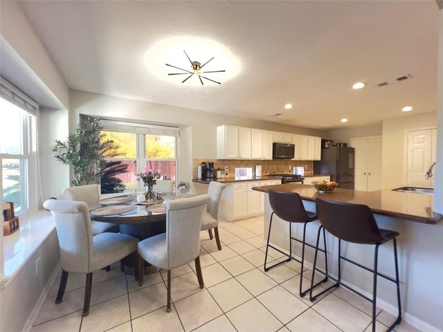 10503 Desert Springs Circle, Houston, TX 77095