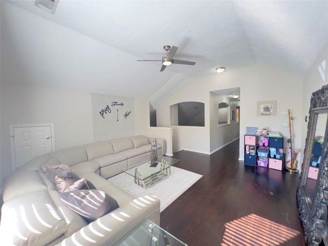 10503 Desert Springs Circle, Houston, TX 77095