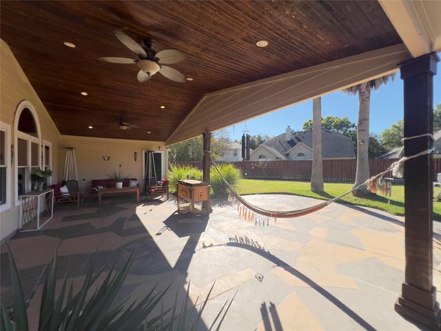 10503 Desert Springs Circle, Houston, TX 77095