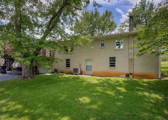 359 CC Camp Rd, Cookeville, TN 38501