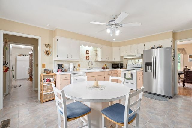 359 CC Camp Rd, Cookeville, TN 38501