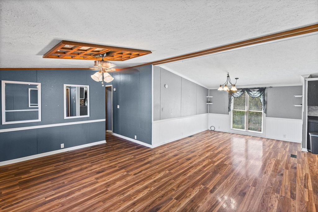 Image 14 of property listing at 2689 Paul Road, Salem, IL 62881