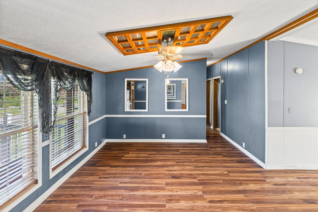 Image 15 of property listing at 2689 Paul Road, Salem, IL 62881