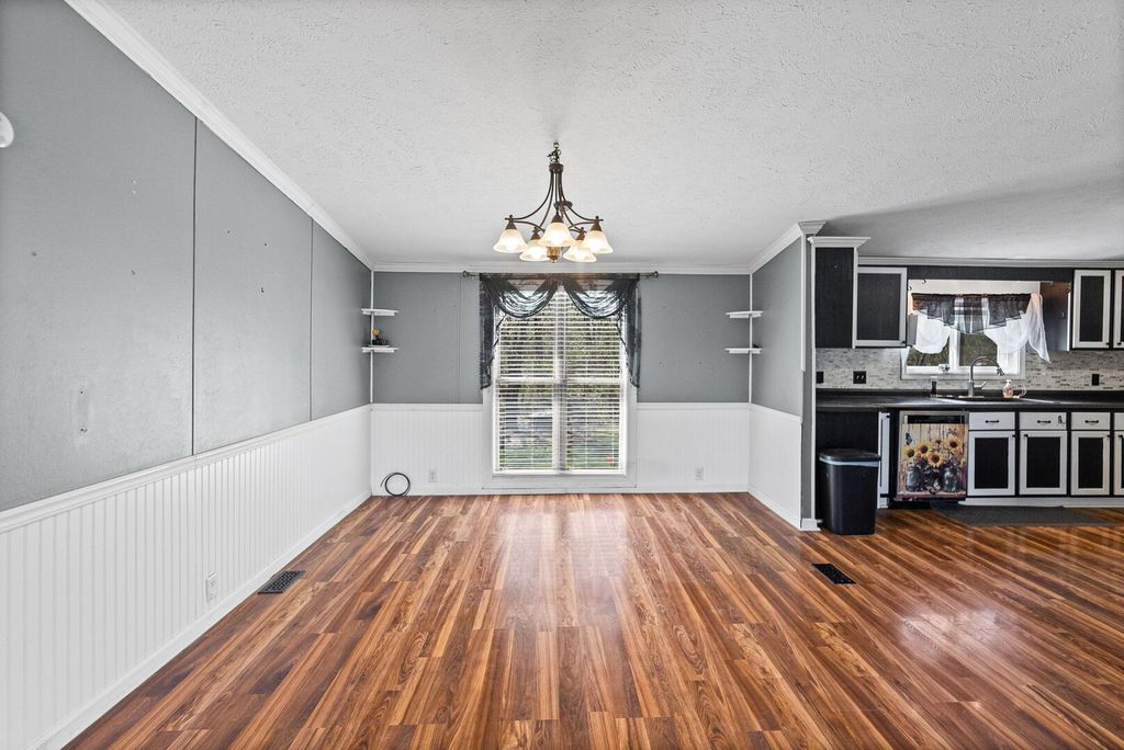 Image 17 of property listing at 2689 Paul Road, Salem, IL 62881