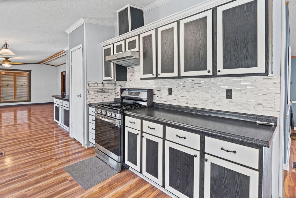 Image 20 of property listing at 2689 Paul Road, Salem, IL 62881