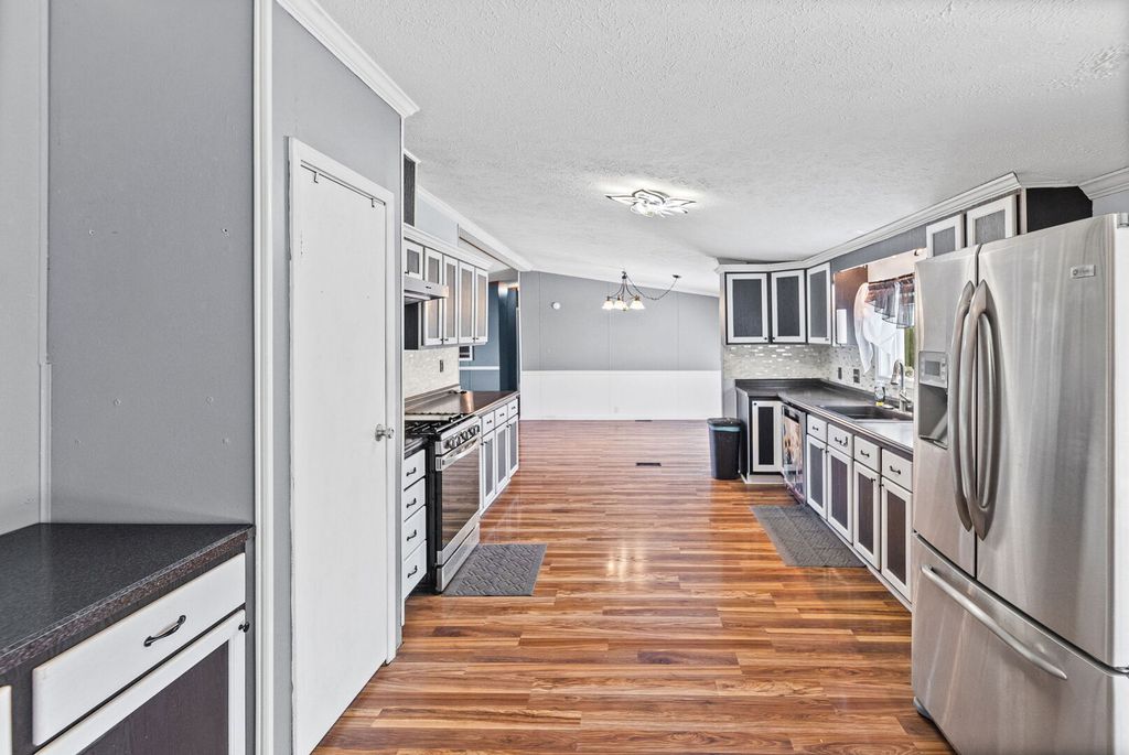 Image 22 of property listing at 2689 Paul Road, Salem, IL 62881