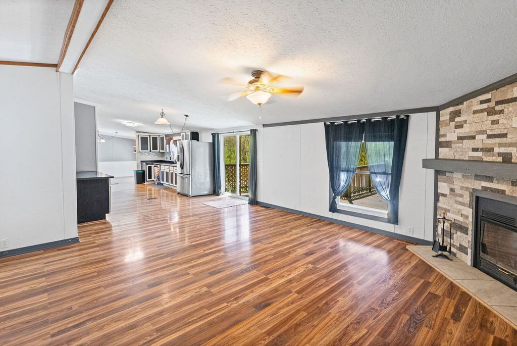 Image 28 of property listing at 2689 Paul Road, Salem, IL 62881