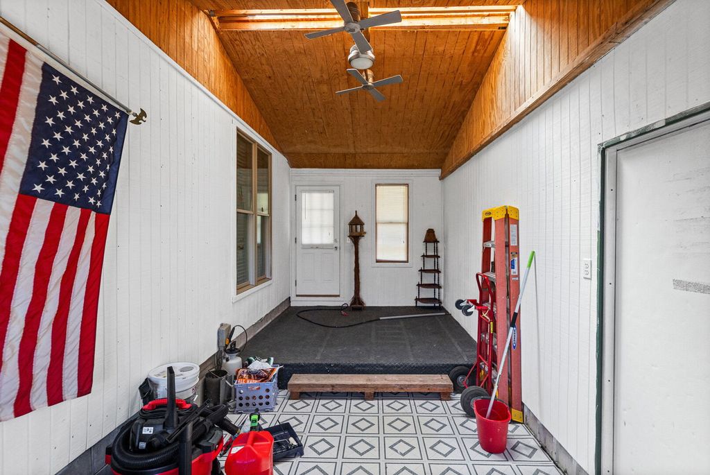 Image 30 of property listing at 2689 Paul Road, Salem, IL 62881