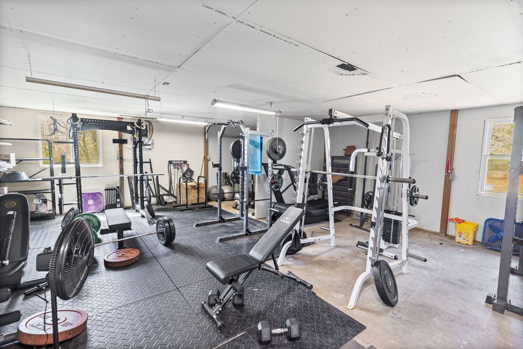 Image 31 of property listing at 2689 Paul Road, Salem, IL 62881