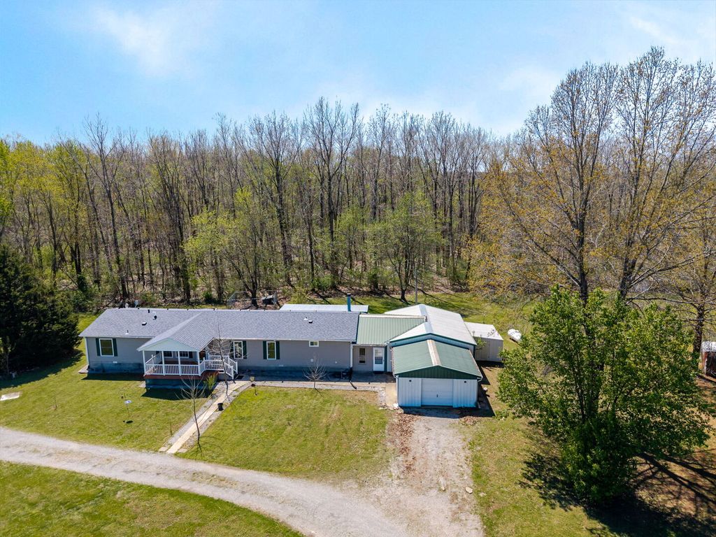 Image 44 of property listing at 2689 Paul Road, Salem, IL 62881