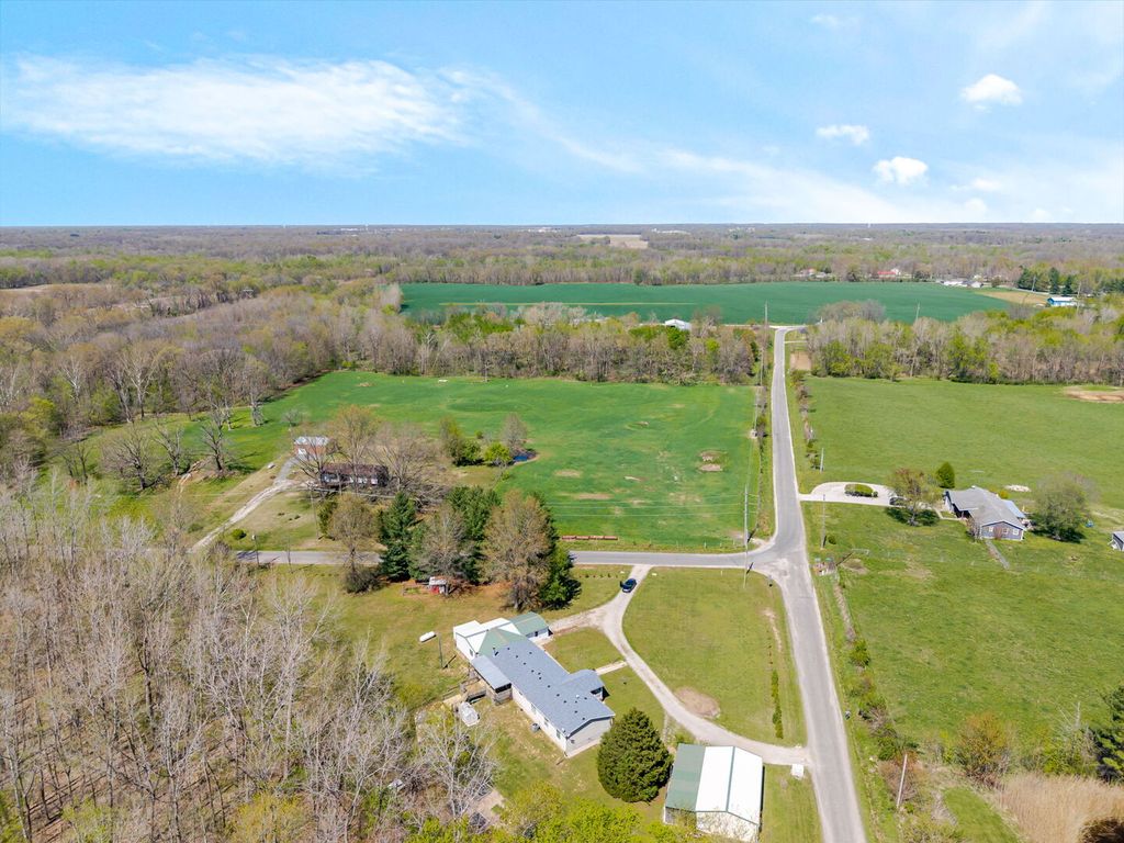 Image 50 of property listing at 2689 Paul Road, Salem, IL 62881