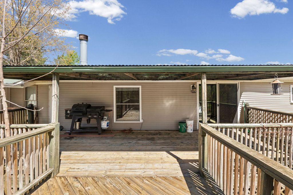 Image 10 of property listing at 2689 Paul Road, Salem, IL 62881