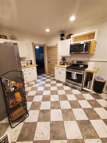 508 S Grand Avenue, Houston, MO 65483