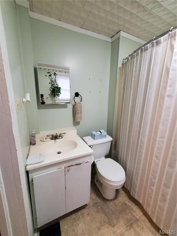 508 S Grand Avenue, Houston, MO 65483