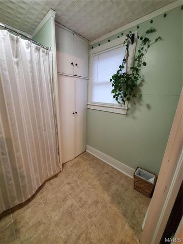 508 S Grand Avenue, Houston, MO 65483