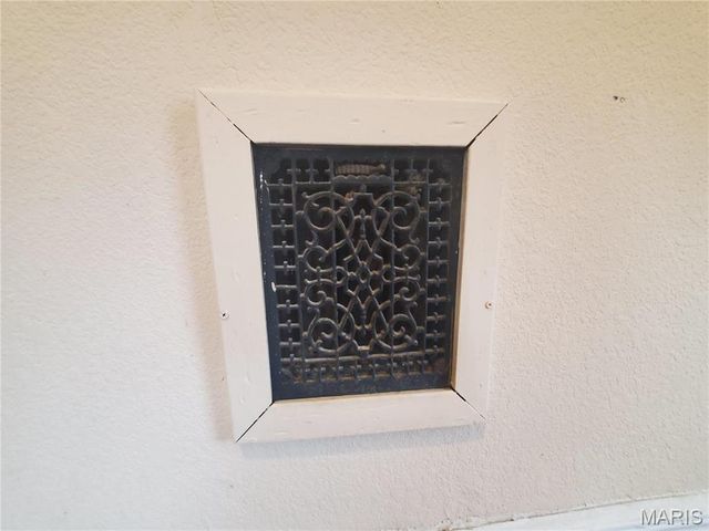 508 S Grand Avenue, Houston, MO 65483