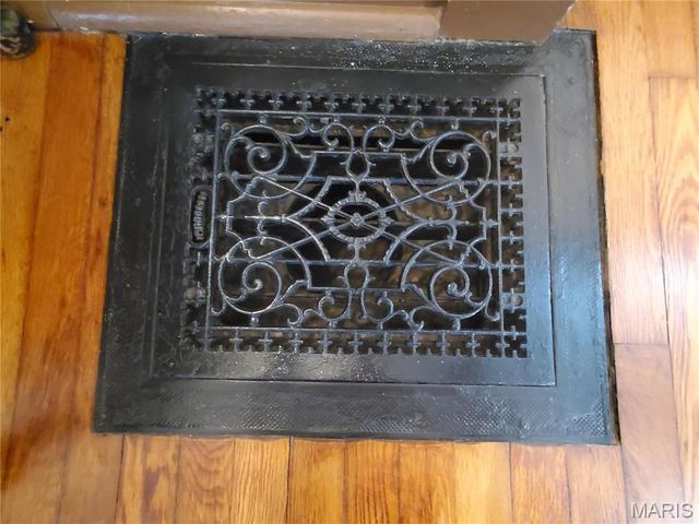 508 S Grand Avenue, Houston, MO 65483