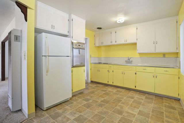 2387 E Fremont St, Stockton, CA 95205
