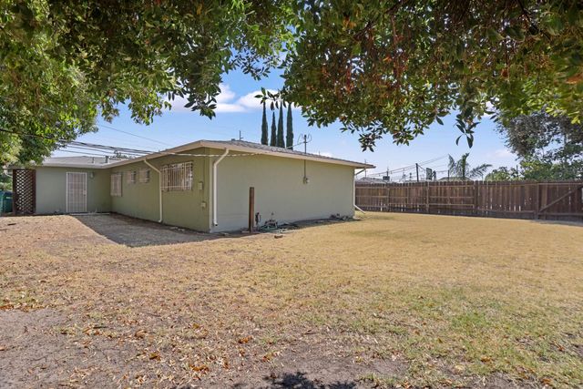 2387 E Fremont St, Stockton, CA 95205