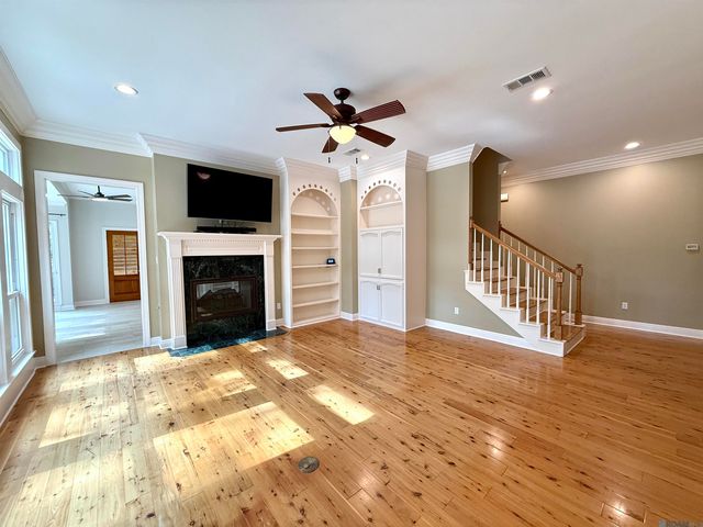 642 Plantation Ridge Ave, Saint George, LA 70810