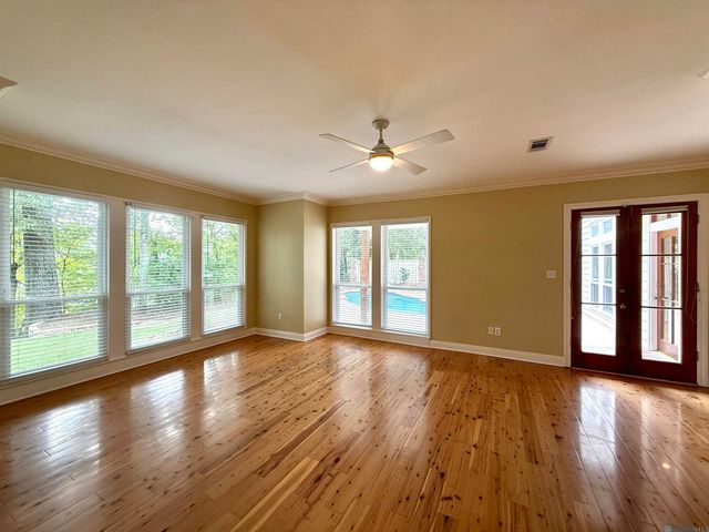 642 Plantation Ridge Ave, Saint George, LA 70810
