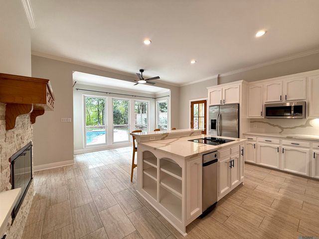 642 Plantation Ridge Ave, Saint George, LA 70810