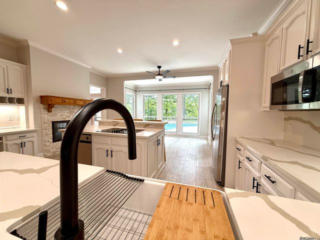 642 Plantation Ridge Ave, Saint George, LA 70810