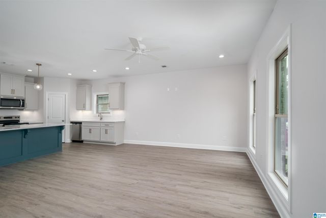 934 21ST AVENUE E, Tuscaloosa, AL 35404