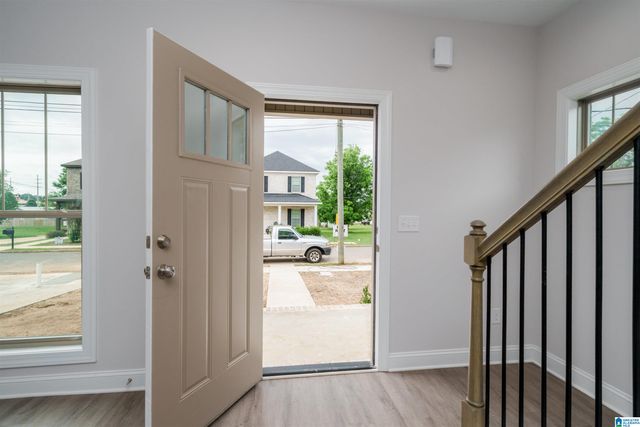 934 21ST AVENUE E, Tuscaloosa, AL 35404