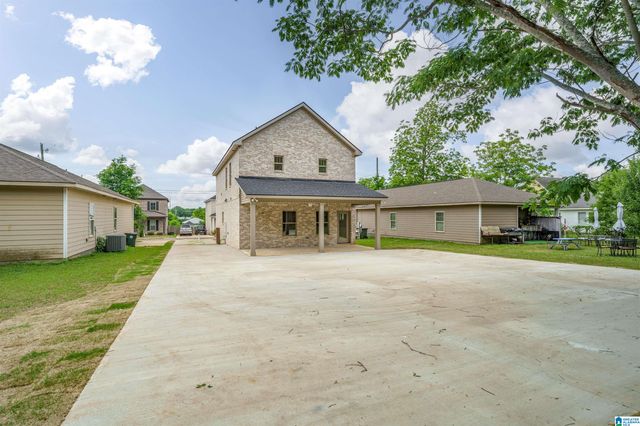 934 21ST AVENUE E, Tuscaloosa, AL 35404