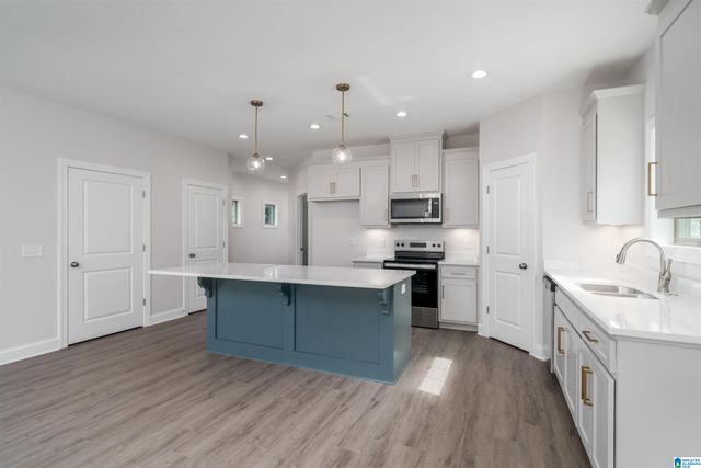 934 21ST AVENUE E, Tuscaloosa, AL 35404