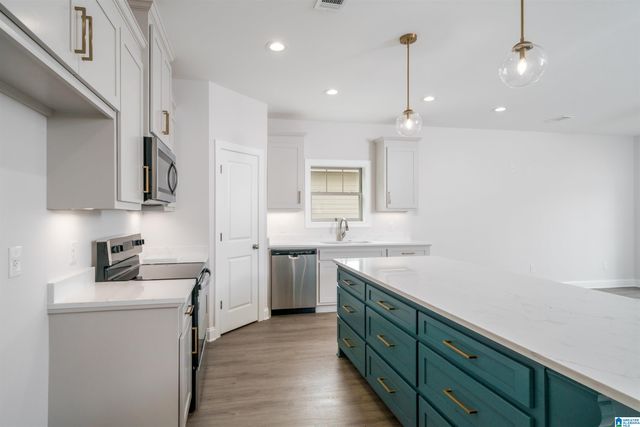 934 21ST AVENUE E, Tuscaloosa, AL 35404