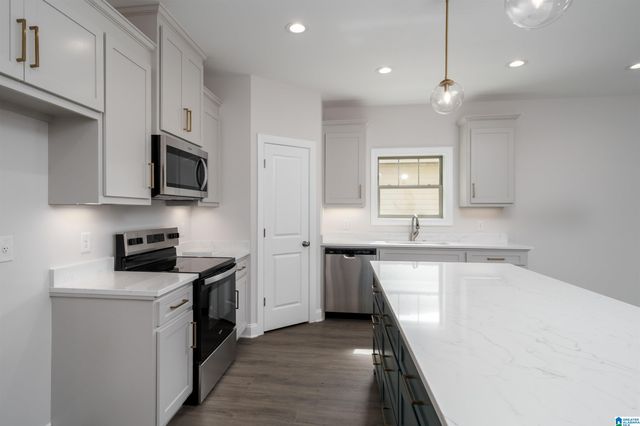 934 21ST AVENUE E, Tuscaloosa, AL 35404