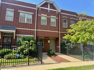 6710 S Keating Avenue 201, Chicago, IL 60629