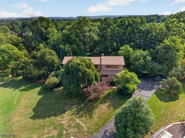 324 Eileen Way, Bridgewater Twp., NJ 08807