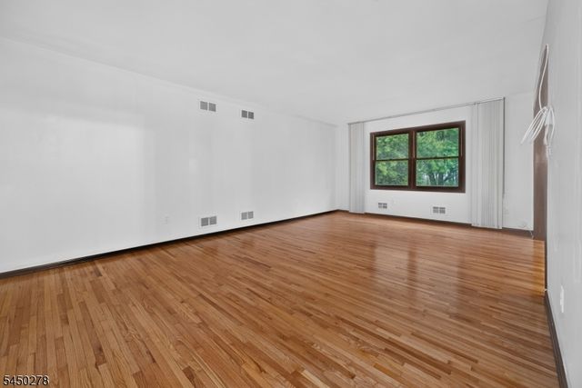 324 Eileen Way, Bridgewater Twp., NJ 08807