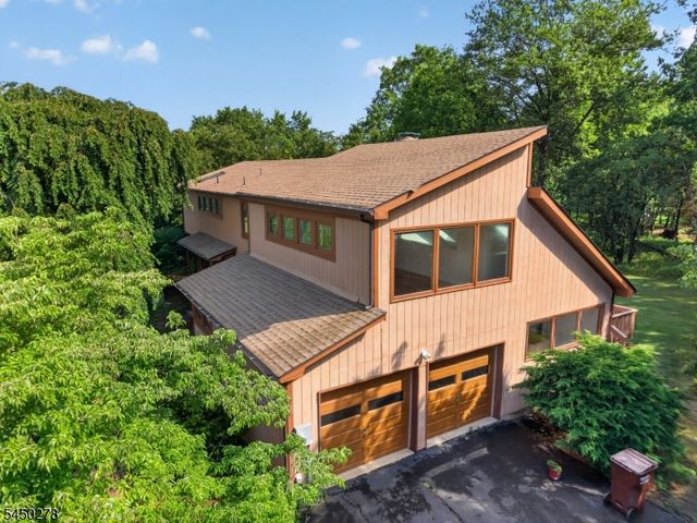 324 Eileen Way, Bridgewater Twp., NJ 08807