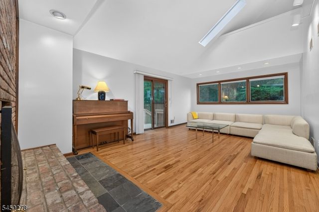 324 Eileen Way, Bridgewater Twp., NJ 08807
