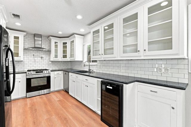 5522 Dumfries Drive, Houston, TX 77096