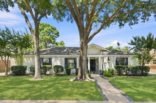 5522 Dumfries Drive, Houston, TX 77096